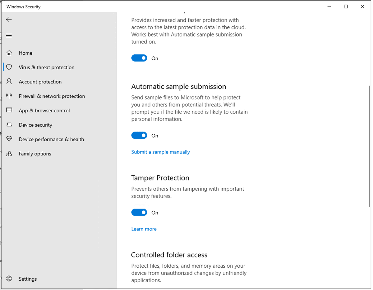 Sakelar Tamper Protection di Windows Security yang harus dimatikan lebih dulu agar perubahan Group Policy tidak langsung ditolak